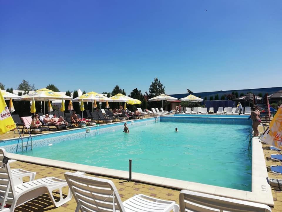 Aqua Party Hotel Victoria  Exterior photo